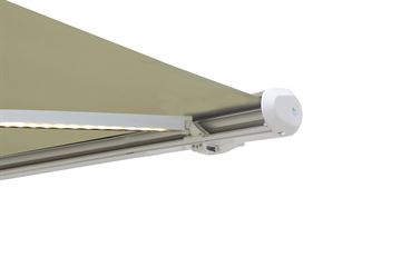 Markise med Sandfarvet dug og Led lys i armene 5,85 x 3 m.